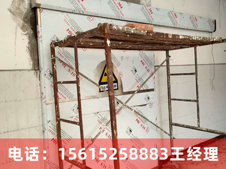 防輻射鉛門施工現(xiàn)場